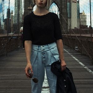 FOREVER 21 carrot cropped cut jeans